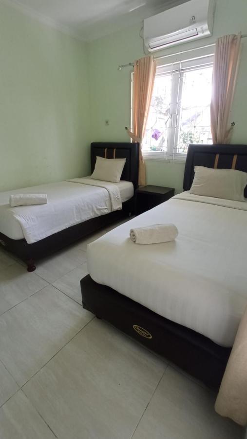 Aquina House Hotel Bogor Exterior foto