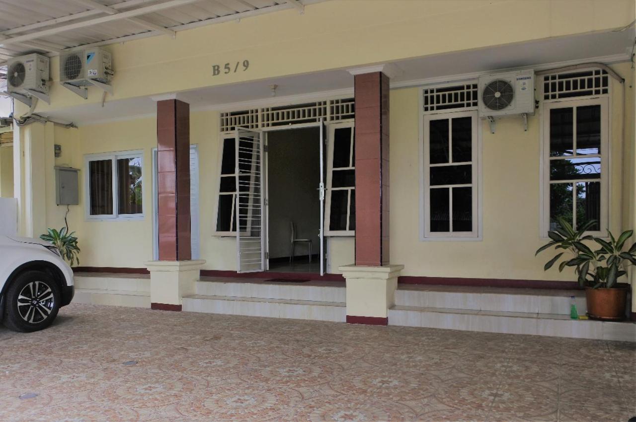 Aquina House Hotel Bogor Exterior foto