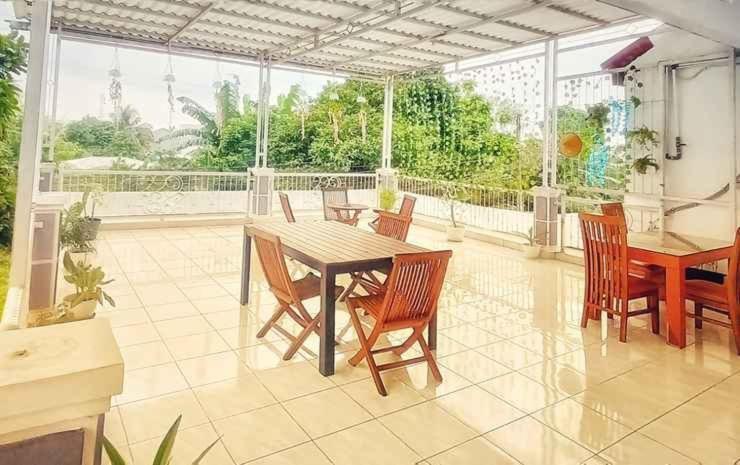 Aquina House Hotel Bogor Exterior foto