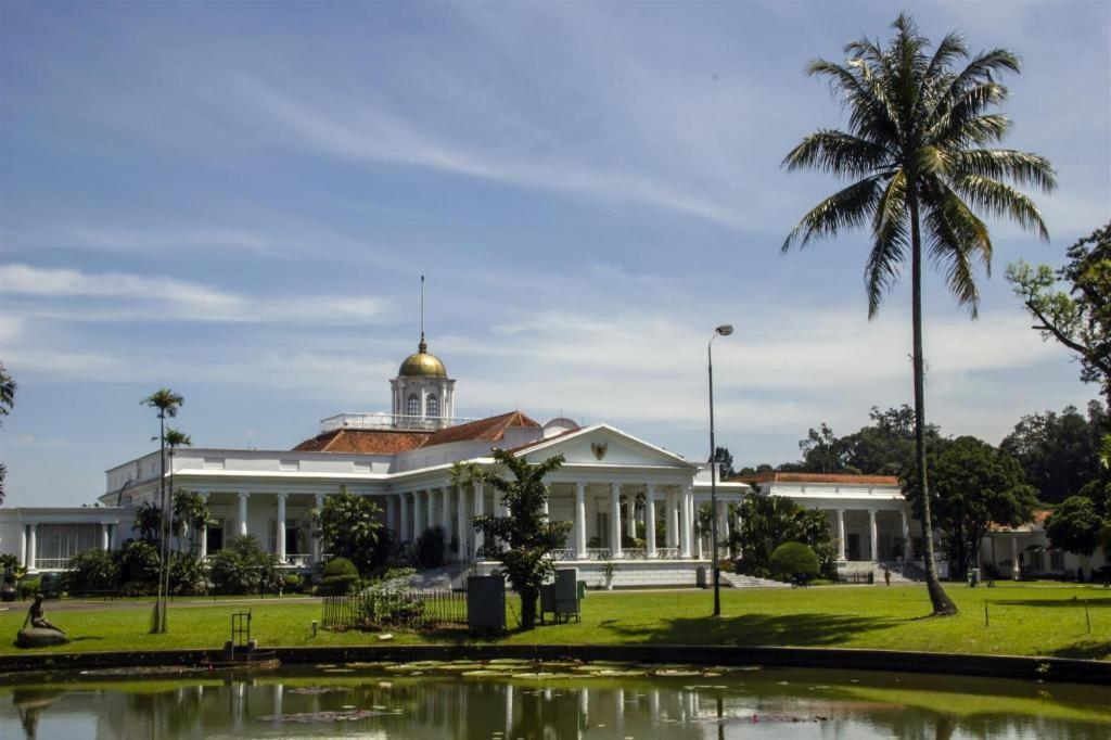 Aquina House Hotel Bogor Exterior foto