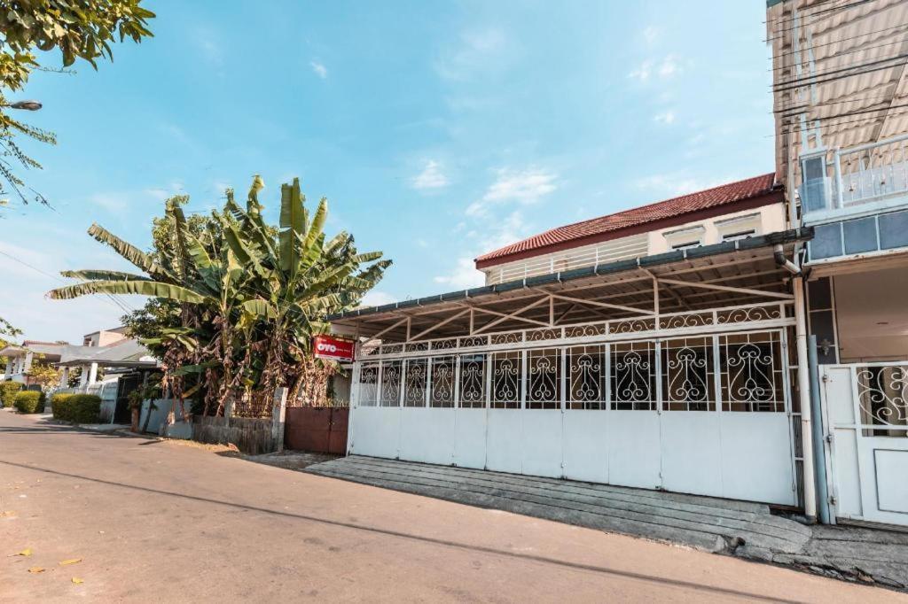 Aquina House Hotel Bogor Exterior foto